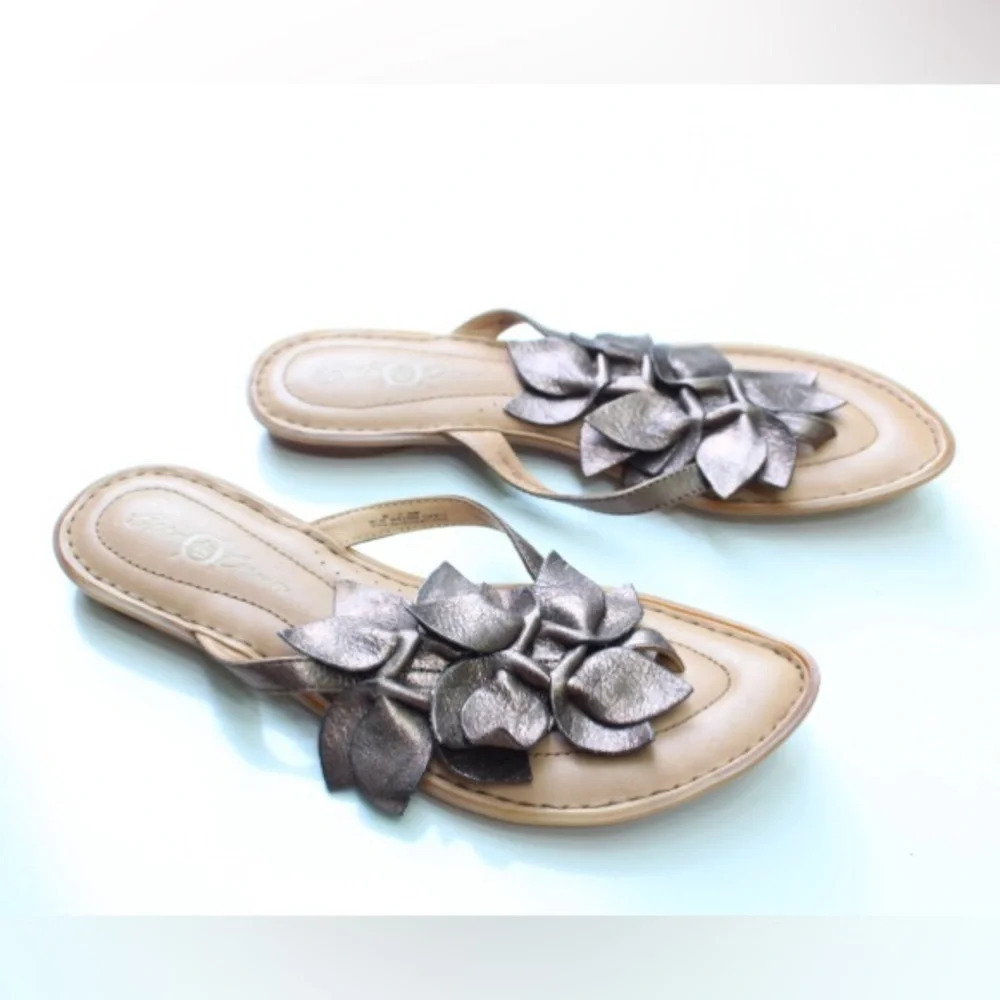 Born sandals